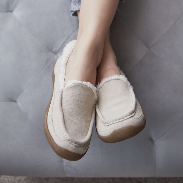 No. 39 Slipper Moc Toe in Sand